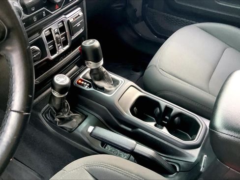 Used 2021 Jeep Wrangler Unlimited Sport AWD/4WD image 16