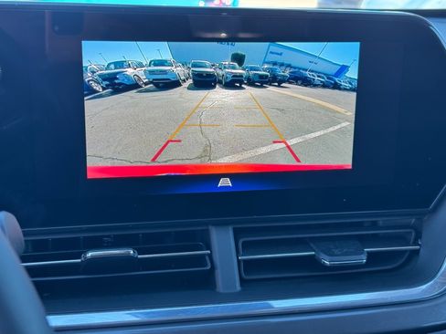 Used 2024 Chevrolet Trax ACTIV w/ Sunroof Package image 29