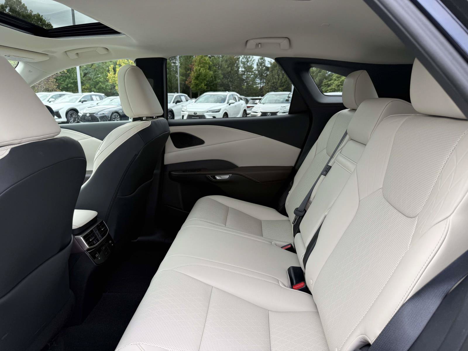 Used 2024 Lexus RX 350 Premium Plus w/ Convenience Package AWD/4WD image 17