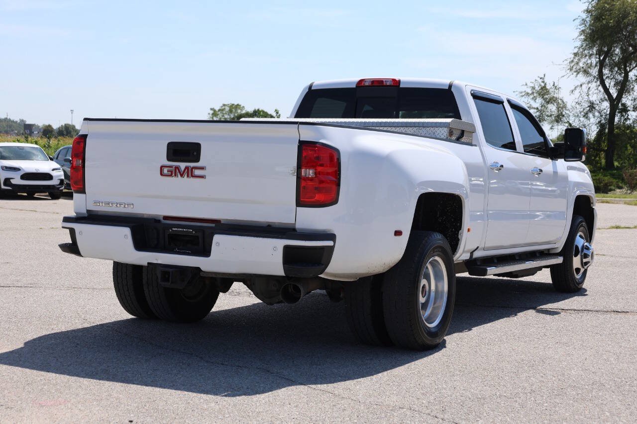 Used 2019 GMC Sierra 3500 Denali AWD/4WD image 9