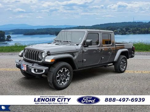 Used 2025 Jeep Gladiator Sport w/ Premium Package image 7