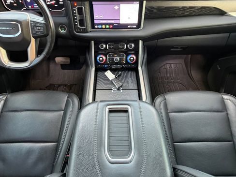 Used 2021 GMC Yukon Denali w/ Denali Premium Package AWD/4WD image 39