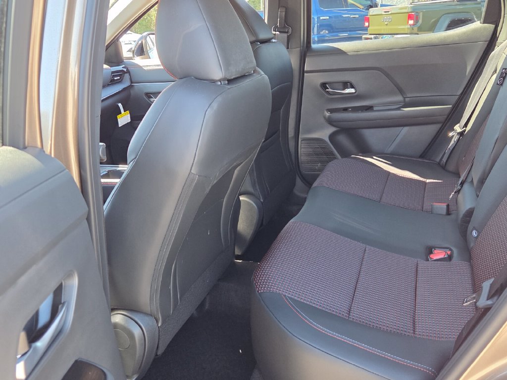 New 2027 Nissan Kicks SR w/ Cold Weather Package FWD image 6