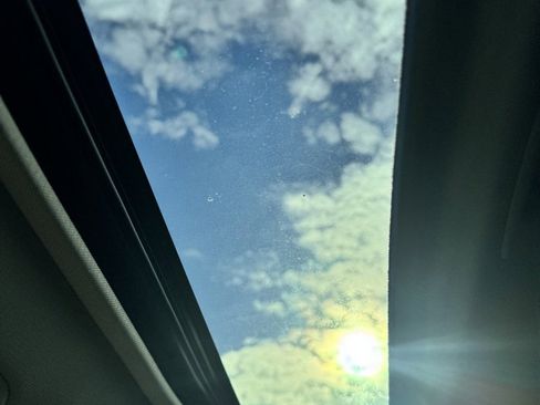 Used 2021 Toyota RAV4 XLE image 19