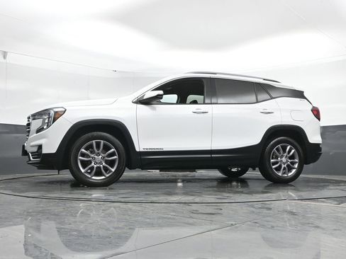 Used 2023 GMC Terrain SLT image 29