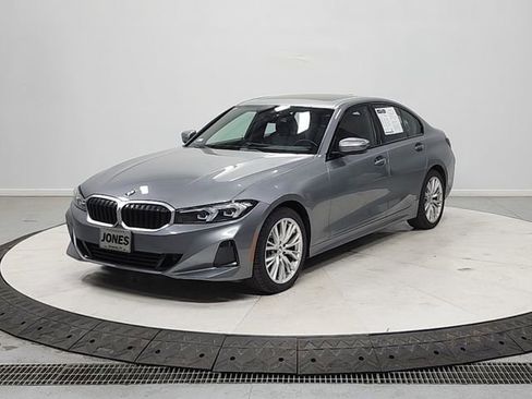 Used 2023 BMW 330i Sedan w/ Driving Assistance Package RWD image 3