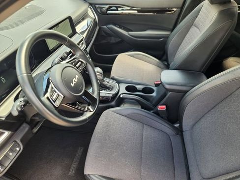 Used 2025 Kia Seltos S FWD image 13