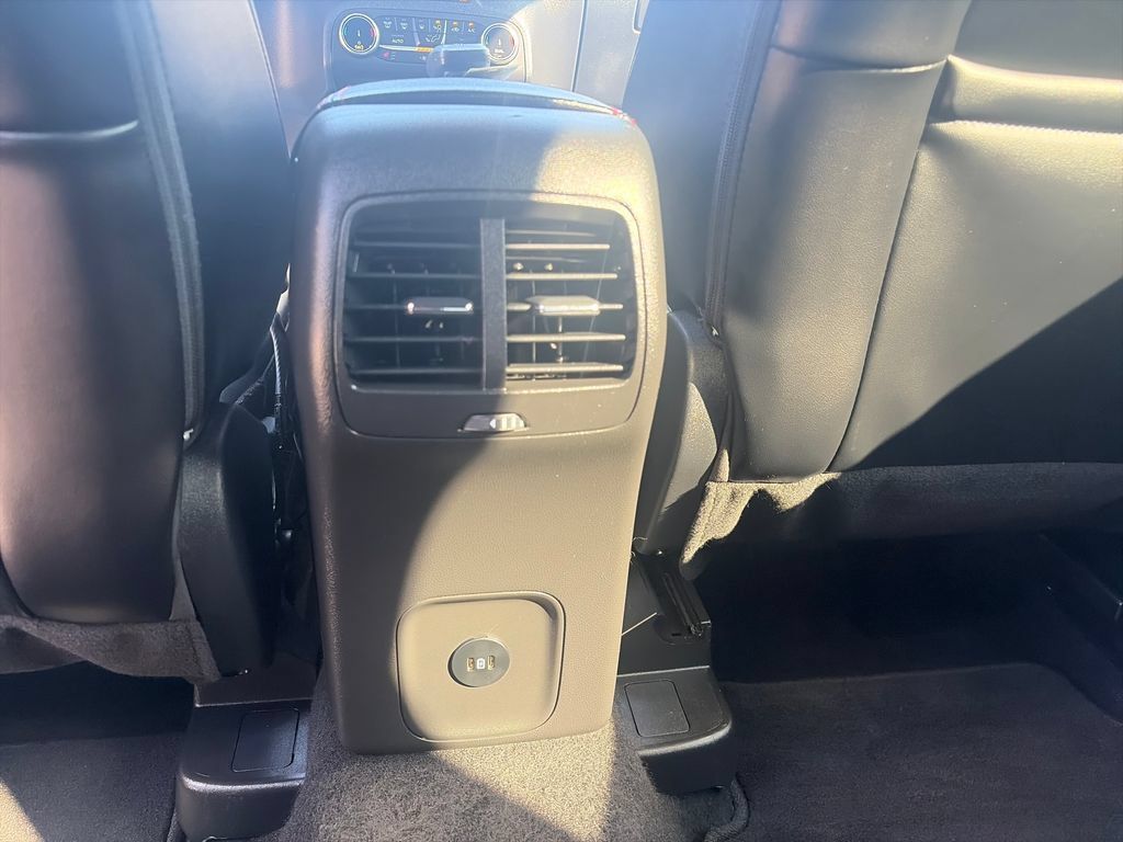 Used 2025 Ford Escape ST-Line Select AWD/4WD image 31