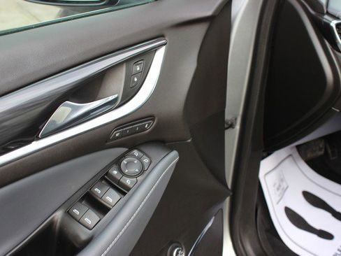 Used 2023 Buick Enclave Premium image 5