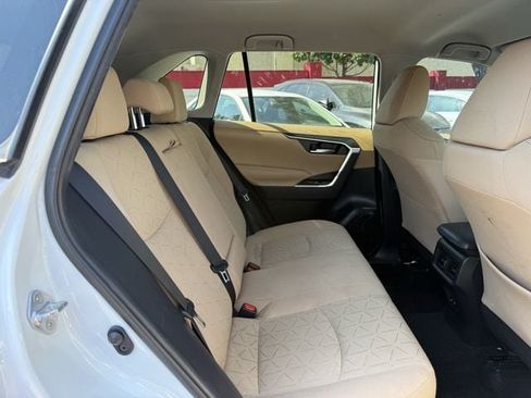 Used 2020 Toyota RAV4 XLE FWD image 31