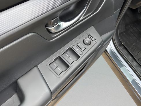 Used 2025 Honda CR-V EX image 17
