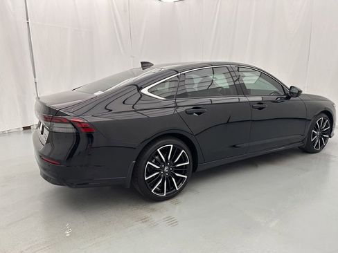 Used 2025 Honda Accord Touring image 13