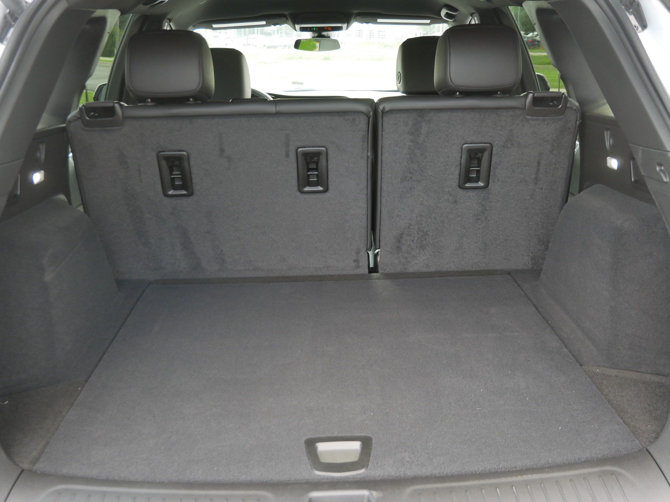 Used 2026 Cadillac XT5 Luxury w/ LPO, Floor Liner Package AWD/4WD image 16