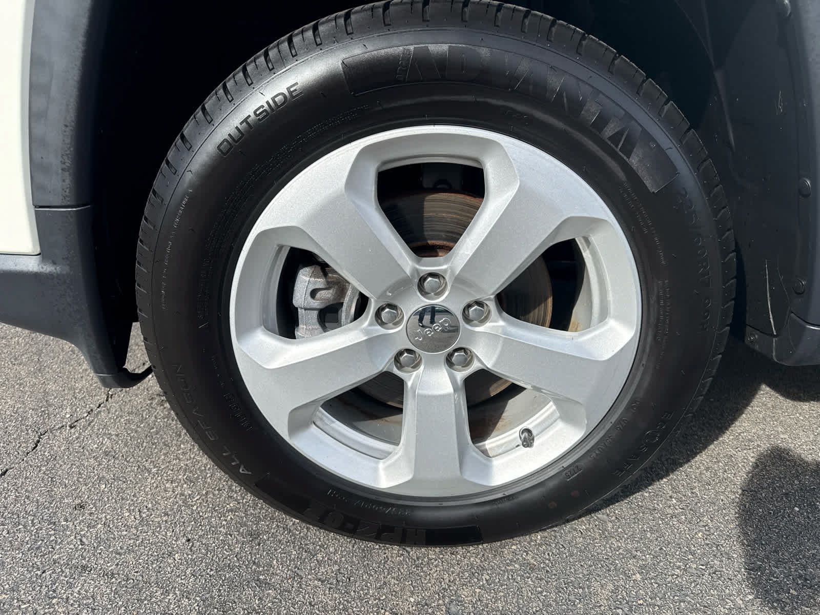 Used 2019 Jeep Compass Latitude w/ Popular Equipment Group AWD/4WD image 9