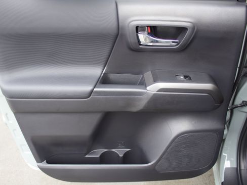 Used 2023 Toyota Tacoma TRD Off-Road w/ TRD Premium Off Road Package image 25