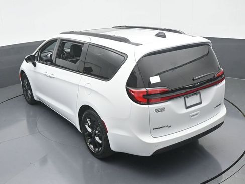 New 2026 Chrysler Pacifica Limited w/ S Appearance Package image 44