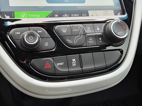 Used 2019 Chevrolet Bolt Premier w/ Infotainment Package image 20