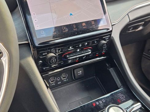 Certified 2024 Jeep Grand Cherokee Overland w/ Luxury Tech Group IV image 27