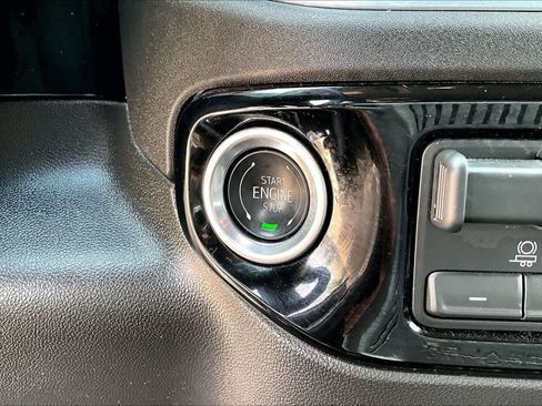 Used 2026 GMC Sierra 1500 SLT RWD image 34