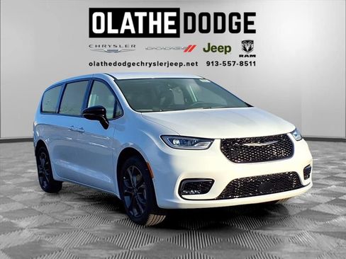 New 2026 Chrysler Pacifica Select image 29