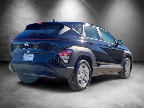 New 2026 Hyundai Kona SE image 3