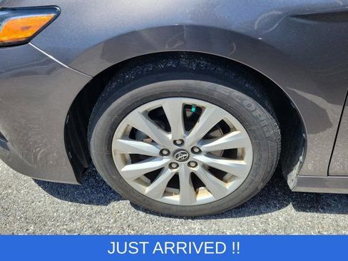 Used 2019 Toyota Camry LE image 10