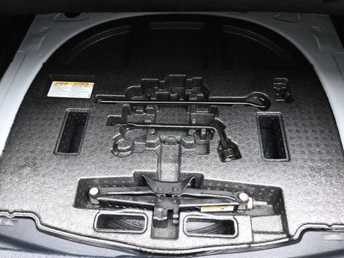 Used 2023 Toyota Camry SE image 43