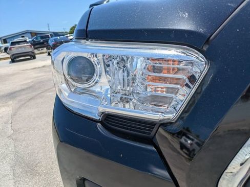 Used 2023 Toyota Tacoma SR5 RWD image 10
