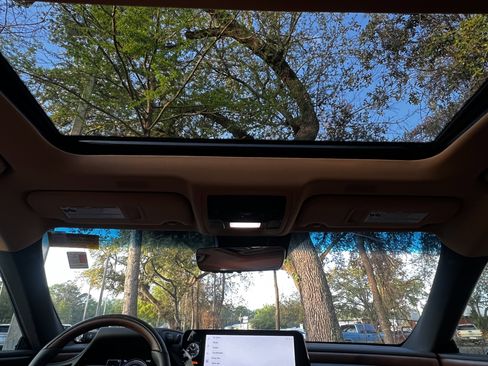 Used 2024 Lexus ES 300h Ultra Luxury w/ Accessory Package (Z2) image 38