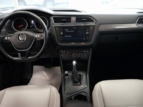 Used 2018 Volkswagen Tiguan SE image 37