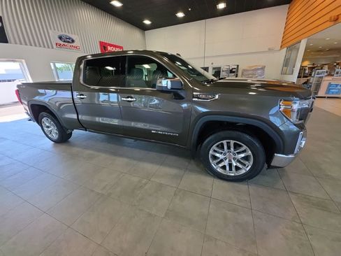 Used 2019 GMC Sierra 1500 SLT w/ SLT Convenience Package AWD/4WD image 6
