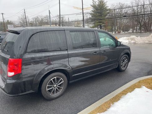 Used 2017 Dodge Grand Caravan SXT w/ Blacktop Package image 3