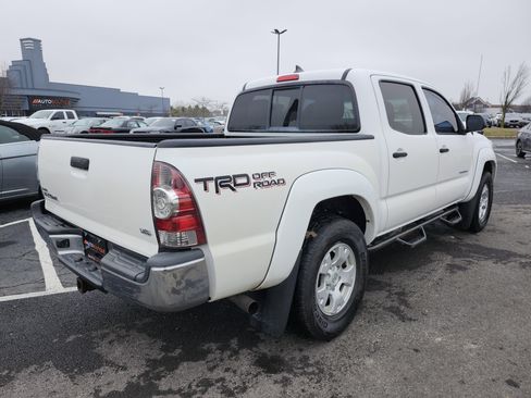 Used 2014 Toyota Tacoma 4x4 Double Cab w/ TRD Off-Road Package image 16