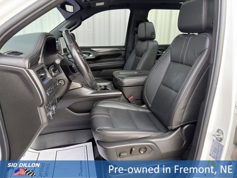 Used 2022 Chevrolet Suburban RST w/ Luxury Package image 16