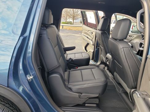 New 2026 Chevrolet Traverse LT w/ Midnight/Sport Edition image 33