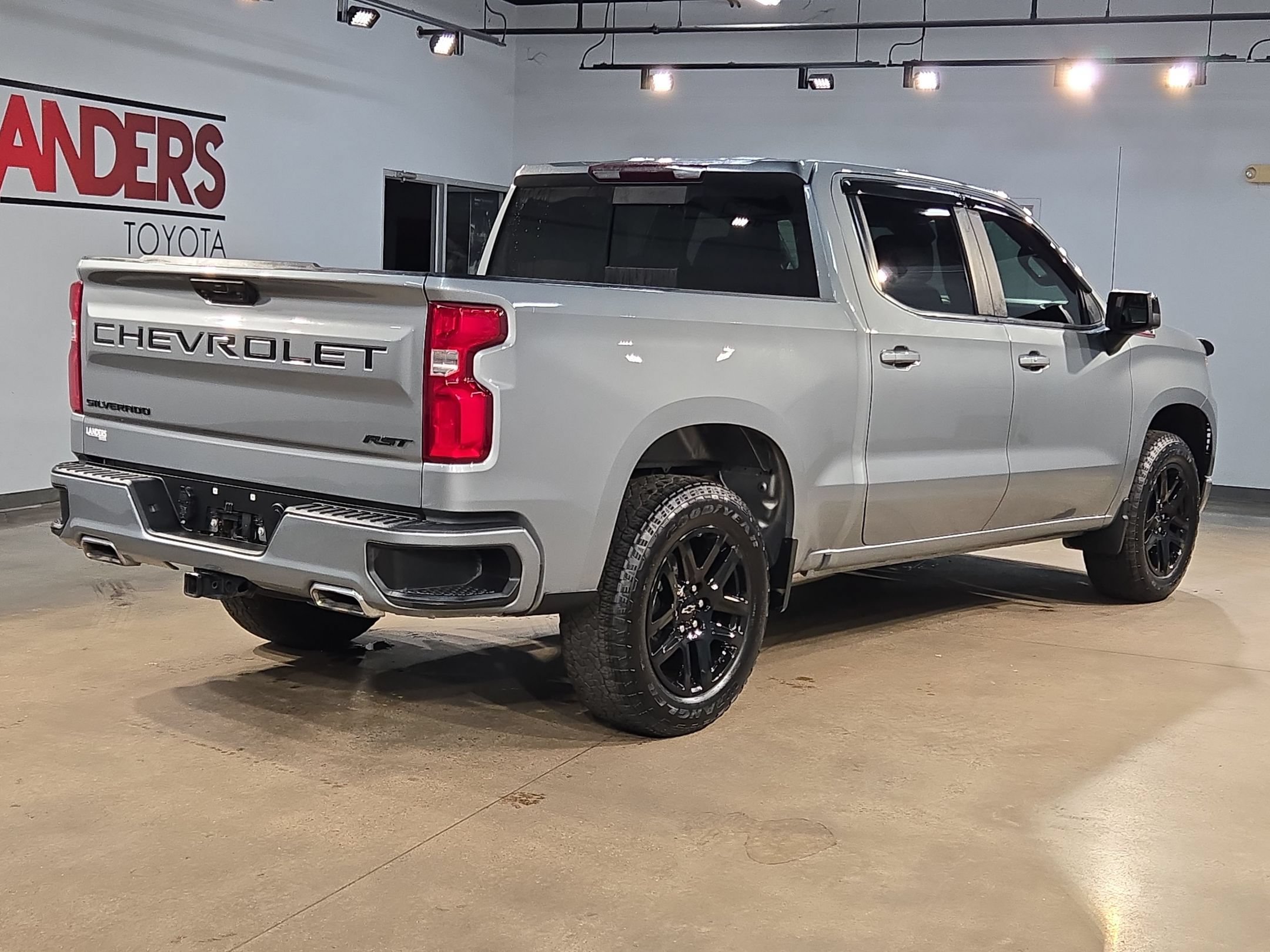 Used 2023 Chevrolet Silverado 1500 RST w/ Texas Edition Plus AWD/4WD image 7