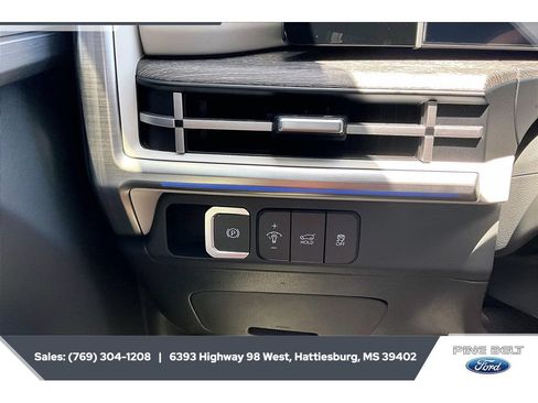 Used 2025 Hyundai Santa Fe Calligraphy FWD image 22