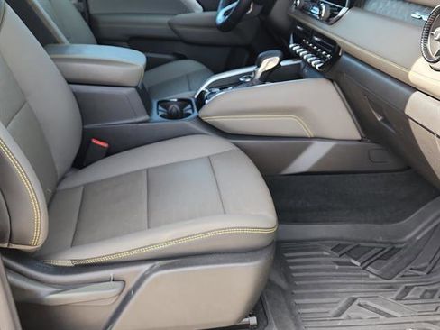 Used 2024 Chevrolet Colorado ZR2 w/ ZR2 Bison Edition image 12