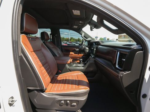 Used 2023 GMC Sierra 1500 Denali Ultimate AWD/4WD image 40