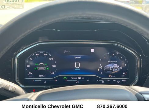 Used 2023 Chevrolet Silverado 1500 LT AWD/4WD image 13