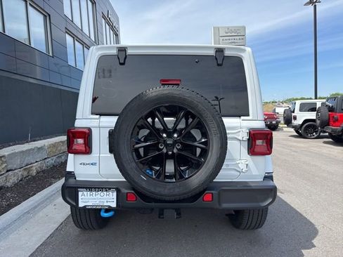 Used 2023 Jeep Wrangler Unlimited Sahara w/ Cold Weather Group AWD/4WD image 4