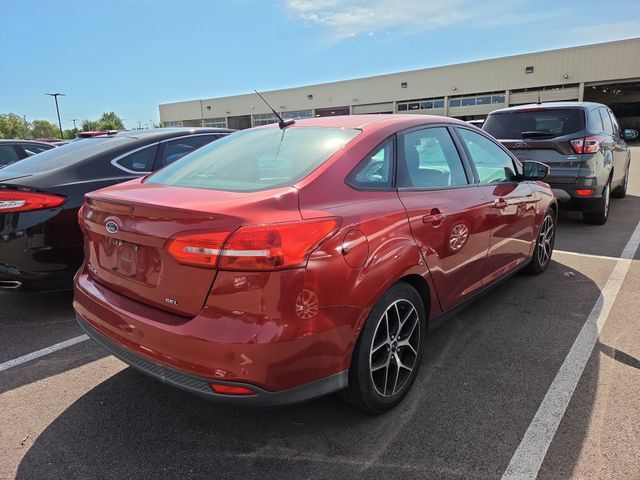 Used 2017 Ford Focus SEL w/ Cold Weather Package FWD image 2