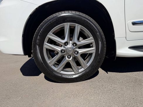Used 2013 Lexus LX 570 4WD w/ Luxury Pkg image 23