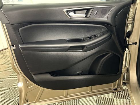Used 2017 Ford Edge SEL w/ Equipment Group 201A AWD/4WD image 19