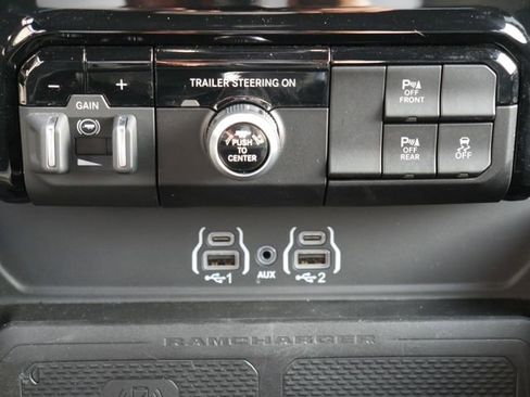 Used 2025 RAM 1500 Big Horn AWD/4WD image 17