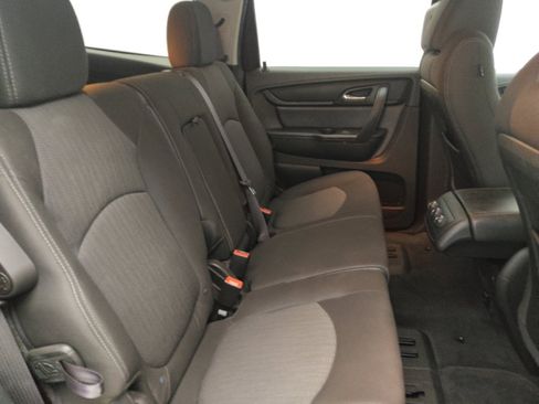 Used 2015 Chevrolet Traverse LT w/ Style and Technology Package image 19