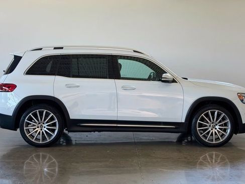 Used 2020 Mercedes-Benz GLB 250 w/ AMG Line image 8