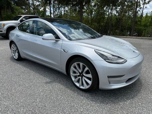 Used 2018 Tesla Model 3 Mid Range RWD image 3