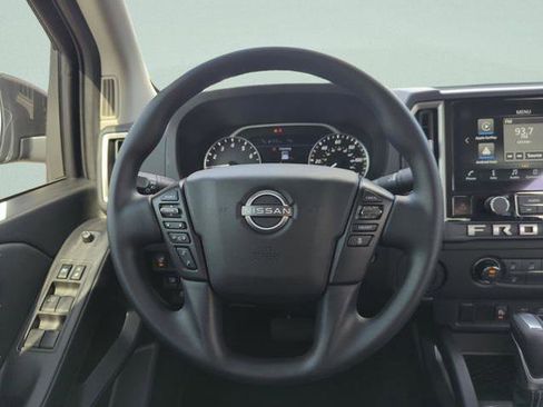 Certified 2025 Nissan Frontier SV RWD image 23