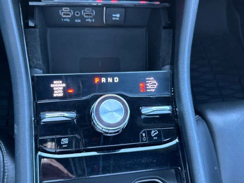 Used 2021 Jeep Grand Cherokee L Overland w/ Luxury Tech Group IV AWD/4WD image 29